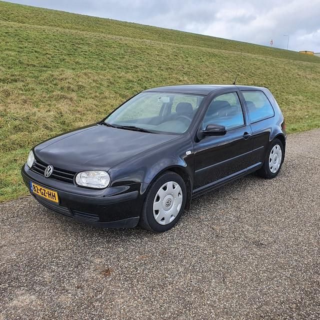 Occasion VW Golf IV Trendline 2001 Zwart (metallic) Hatchback