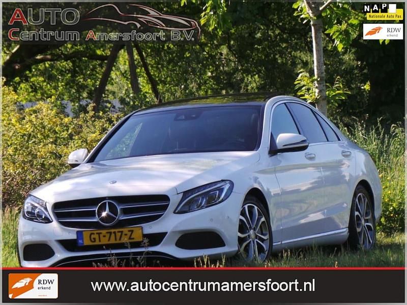 Wit Gebruikt 2015 Mercedes C350e Edition Sedan | € 15.949 (Eerlijke prijs) - Afbeelding 1/4