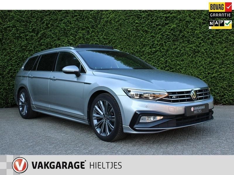 Grijs Gebruikt 2021 VW Passat Business+ Stationwagen | € 27.650 (Duur) - Afbeelding 1/4