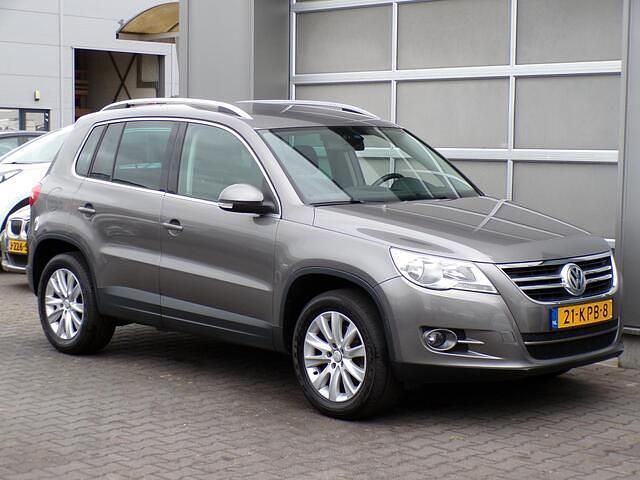Grijs Gebruikt 2010 VW Tiguan Sport SUV | € 5.950 (Eerlijke prijs) - Afbeelding 1/4