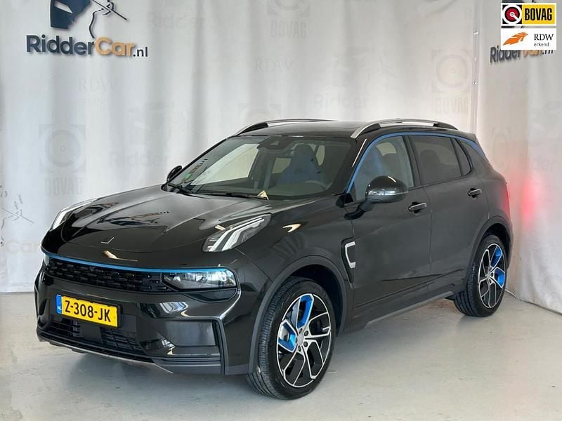 Zwart, metallic lak Gebruikt 2024 Lynk & Co 01 SUV | € 29.799 (Eerlijke prijs) - Afbeelding 1/4