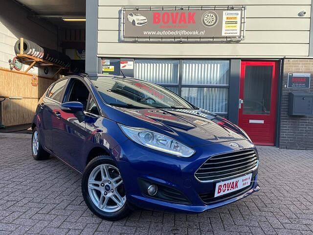 Blauw Gebruikt 2014 Ford Fiesta Titanium Hatchback | € 8.250 (Goede deal) - Afbeelding 1/4