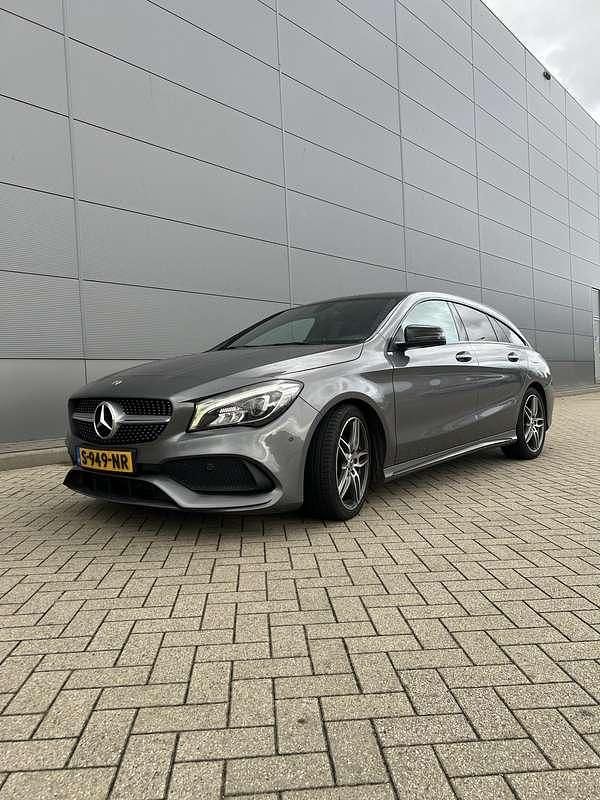 Grijs Gebruikt 2018 Mercedes CLA200 Prestige Stationwagen | € 19.490 (Goede deal) - Afbeelding 1/4