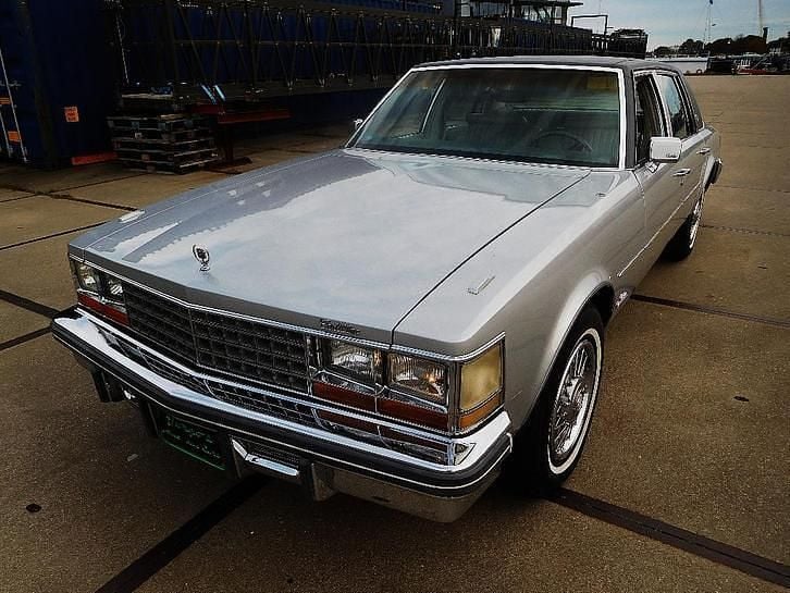 Gebruikt 1976 Cadillac Seville Sedan | € 10.450 - Afbeelding 1/4