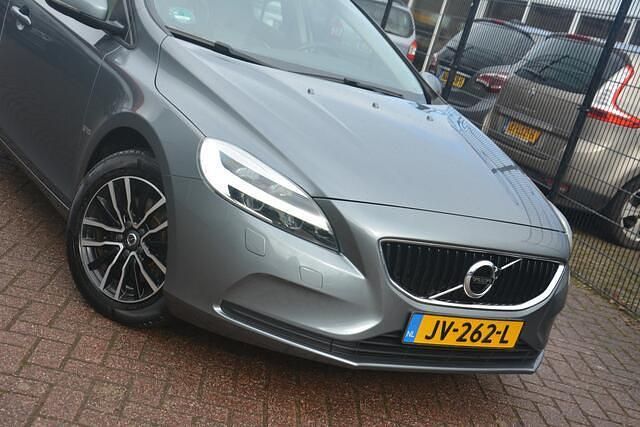 Occasion Volvo V40 Momentum 123 PK (90 kW) 2016 Grijs (metallic) Hatchback
