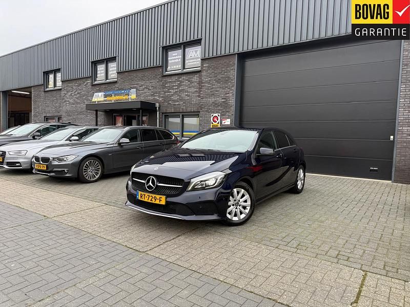 Blauw Occasion 2018 Mercedes A160 Ambition Hatchback | € 15.950 (Eerlijke prijs) - Afbeelding 1/4