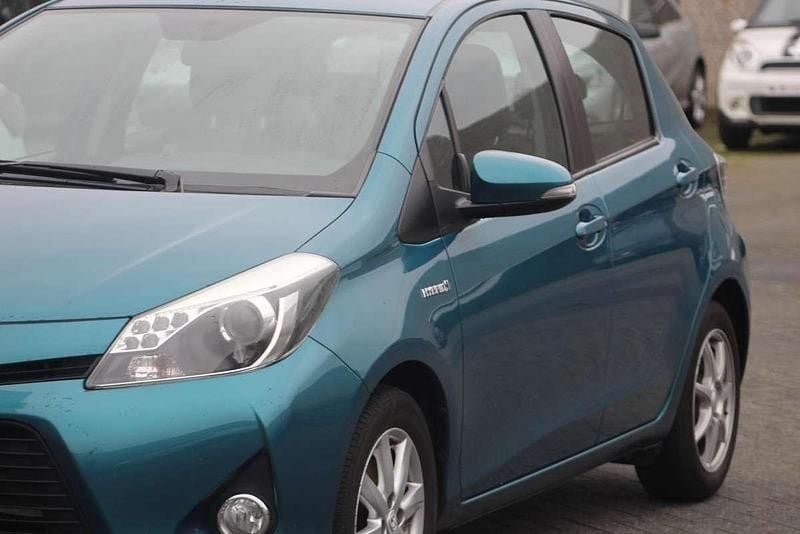 Occasion 2014 Toyota Yaris Hybrid Club Sedan | € 8.000 (Super prijs) - Afbeelding 1/4