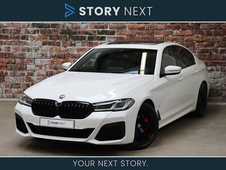 Wit Occasion 2021 BMW 530 Executive Sedan | € 37.950 (Iets duurder) - Afbeelding 1/4