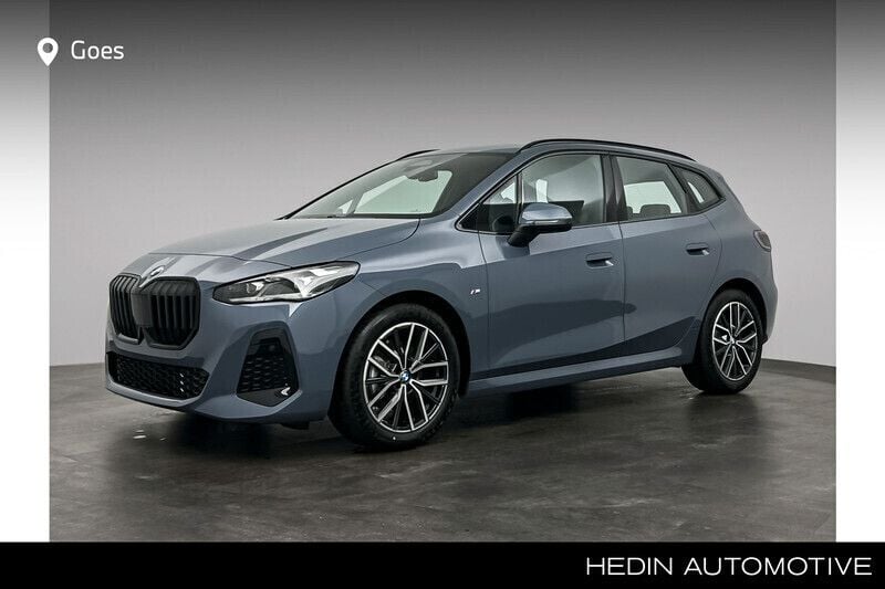 Blauw Gebruikt 2025 BMW 218 Comfort Edition Stationwagen | € 47.880 - Afbeelding 1/4
