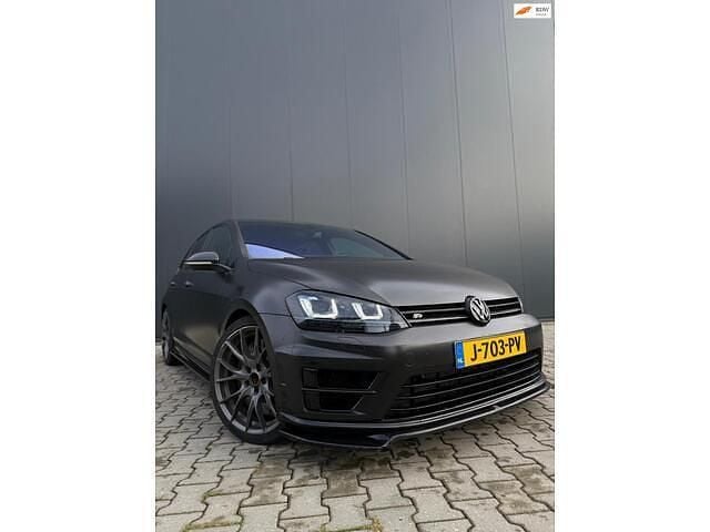 Grijs Gebruikt 2016 VW Golf VII R Sedan | € 22.000 (Iets duurder) - Afbeelding 1/4