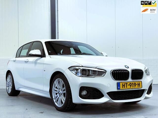 Wit Occasion 2016 BMW 116 M Sport Hatchback | € 10.750 (Eerlijke prijs) - Afbeelding 1/4
