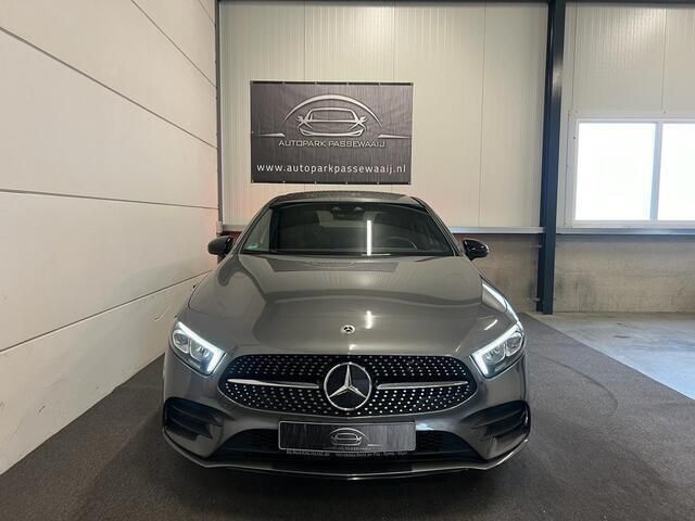 Occasion Mercedes A250 AMG Line Premium Plus 218 PK (160 kW) 2020 Grijs Hatchback