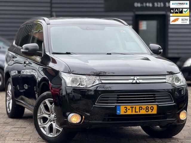 Zwart Gebruikt 2014 Mitsubishi Outlander Intense+ SUV | € 9.999 (Super prijs) - Afbeelding 1/4