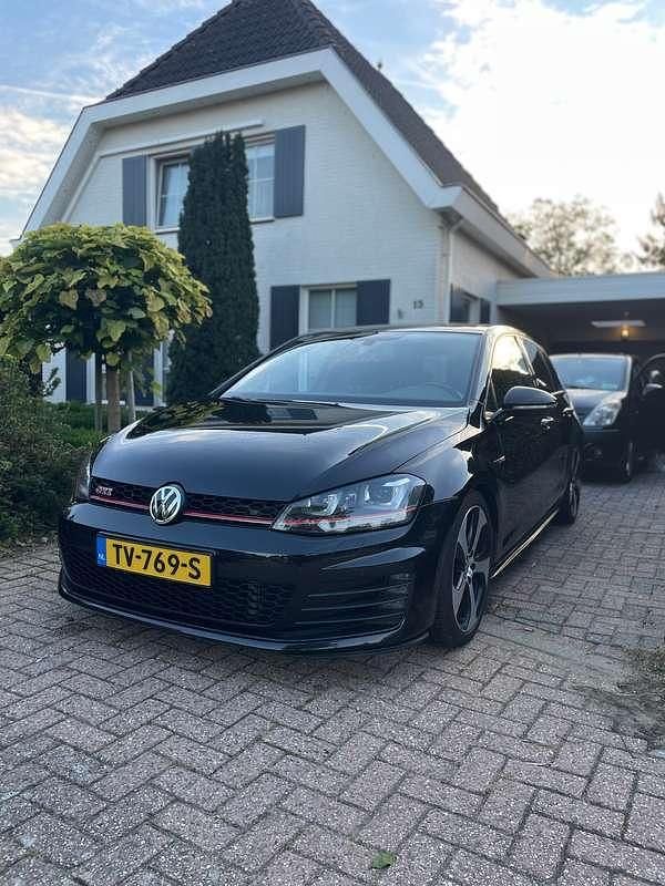 Zwart Gebruikt 2014 VW Golf VII GTI Stationwagen | € 12.999 (Eerlijke prijs) - Afbeelding 1/4