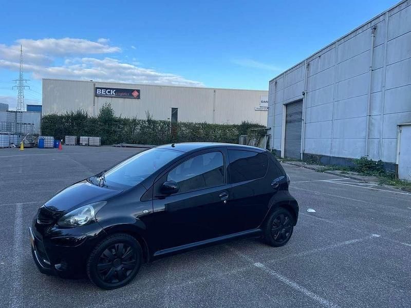 Occasion Toyota Aygo 68 PK (50 kW) 2012 Zwart Hatchback