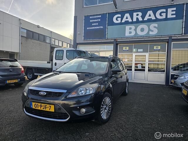 Zwart Occasion 2011 Ford Focus Titanium Stationwagen | € 2.999 (Super prijs) - Afbeelding 1/4