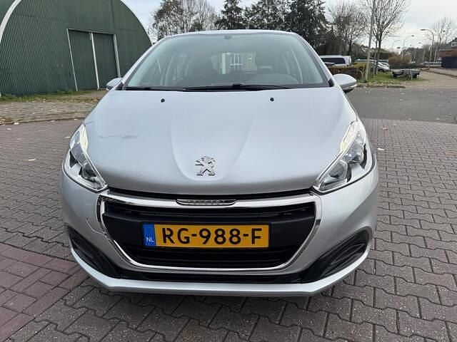 Grijs Gebruikt 2017 Peugeot 208 Active Hatchback | € 8.480 (Eerlijke prijs) - Afbeelding 1/4