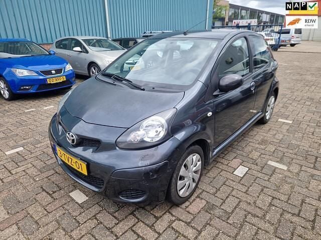 Grijs Gebruikt 2010 Toyota Aygo Comfort Hatchback | € 1.650 (Super prijs) - Afbeelding 1/4