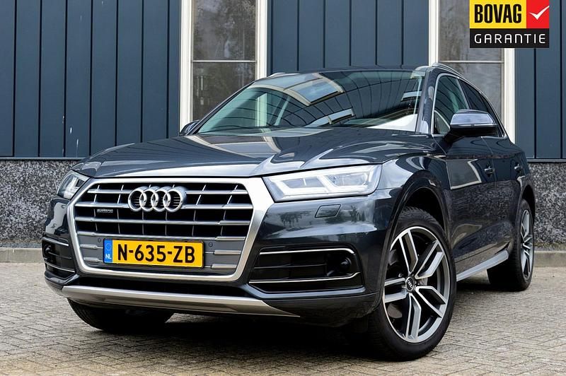 Grijs, metallic lak Gebruikt 2019 Audi Q5 Proline SUV | € 34.950 (Iets duurder) - Afbeelding 1/4