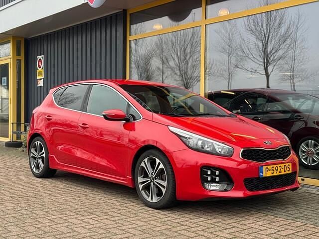 Occasion Kia Ceed 120 PK (88 kW) 2015 Rood Hatchback