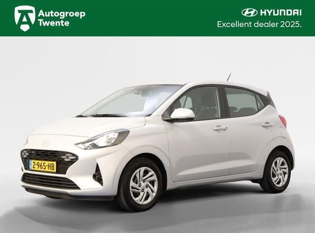 Grijs Gebruikt 2024 Hyundai i10 Comfort Hatchback | € 19.900 (Eerlijke prijs) - Afbeelding 1/4