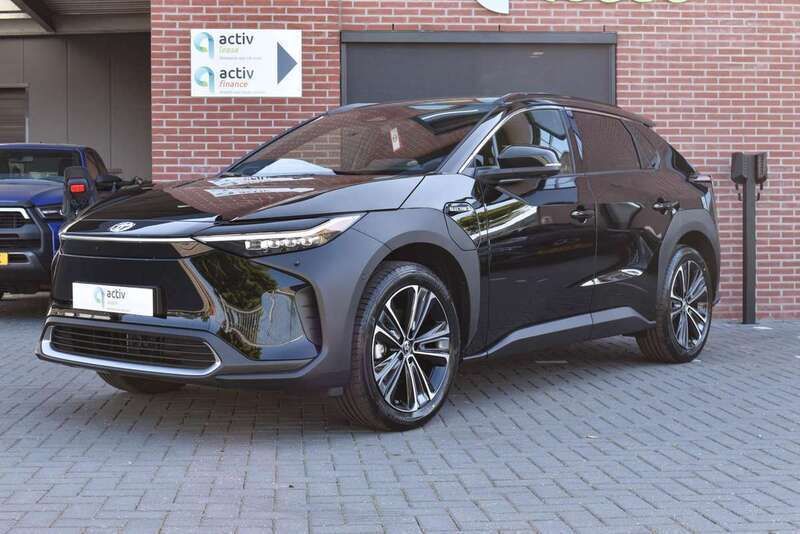 Zwart Gebruikt 2023 Toyota bZ4X Premium SUV | € 49.999 - Afbeelding 1/4