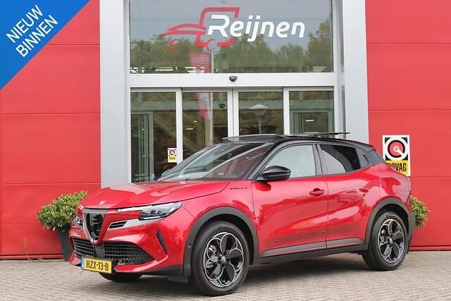 Rood Nieuw 2025 Alfa Romeo Junior Edizione Speciale SUV | € 44.995 - Afbeelding 1/4