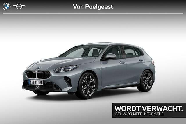 Grijs Gebruikt 2024 BMW 120 M Sport Hatchback | € 37.900 (Eerlijke prijs) - Afbeelding 1/2