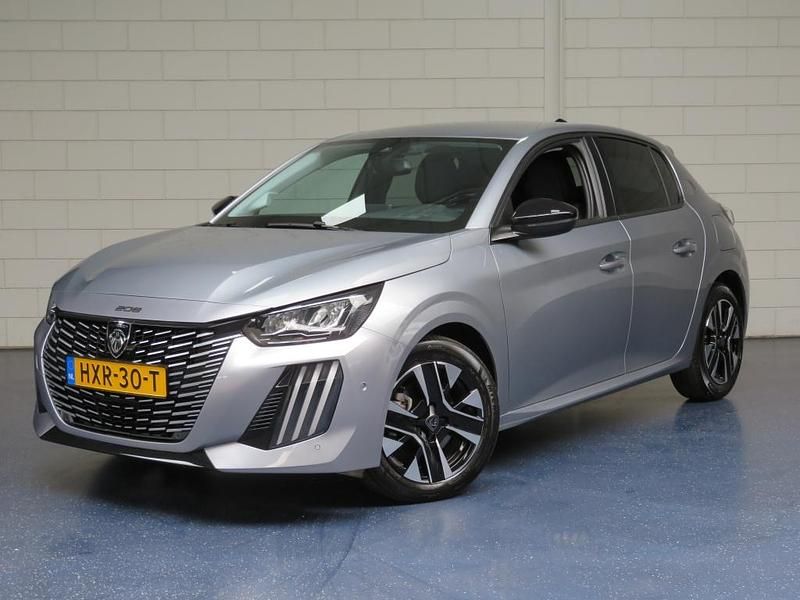 Grijs Gebruikt 2024 Peugeot 208 Allure Hatchback | € 20.900 (Eerlijke prijs) - Afbeelding 1/4