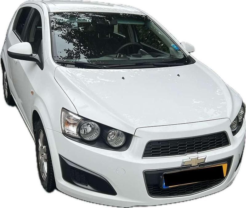 Wit Gebruikt 2012 Chevrolet Aveo LT Hatchback | € 4.200 (Eerlijke prijs) - Afbeelding 1/4