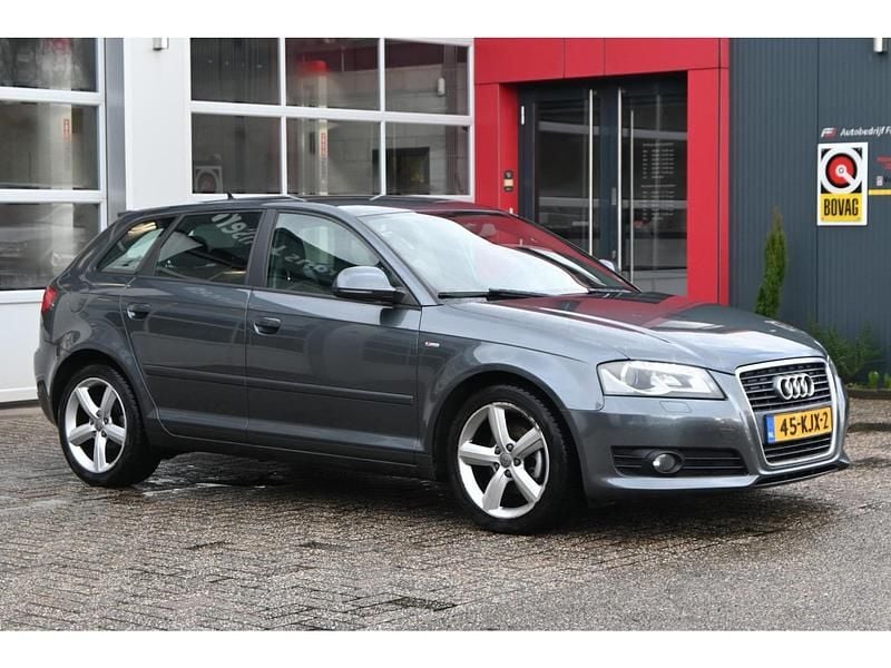 Occasion Audi A3 125 PK (91 kW) 2010 Grijs Hatchback