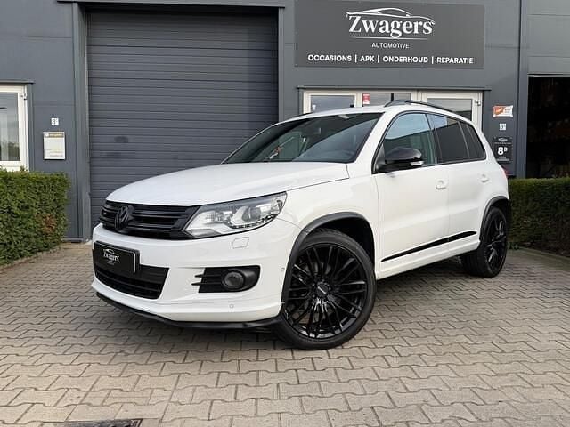 Wit (metallic) Gebruikt 2013 VW Tiguan R-line Edition SUV | € 13.998 (Eerlijke prijs) - Afbeelding 1/4
