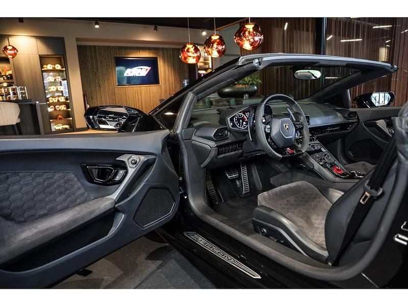Occasion Lamborghini Huracán 612 PK (450 kW) 2017 Zwart Cabriolet