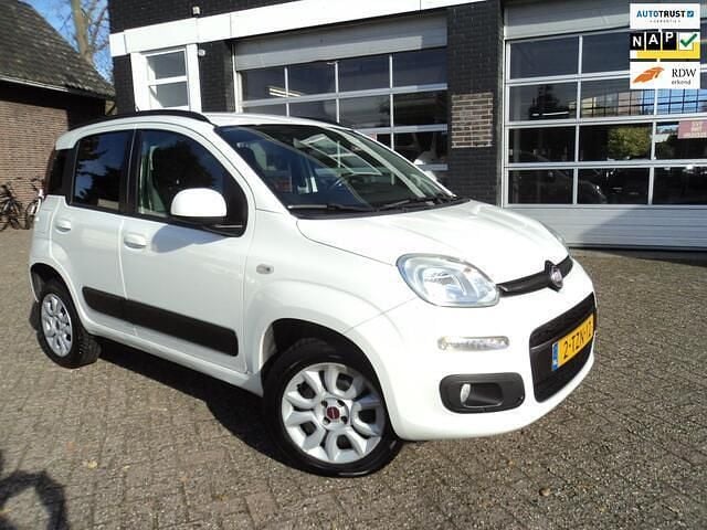 Wit Occasion 2014 Fiat Panda Lounge Hatchback | € 4.750 (Goede deal) - Afbeelding 1/4