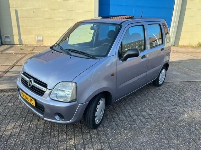 Paars Gebruikt 2003 Opel Agila Hatchback | € 1.150 (Eerlijke prijs) - Afbeelding 1/4