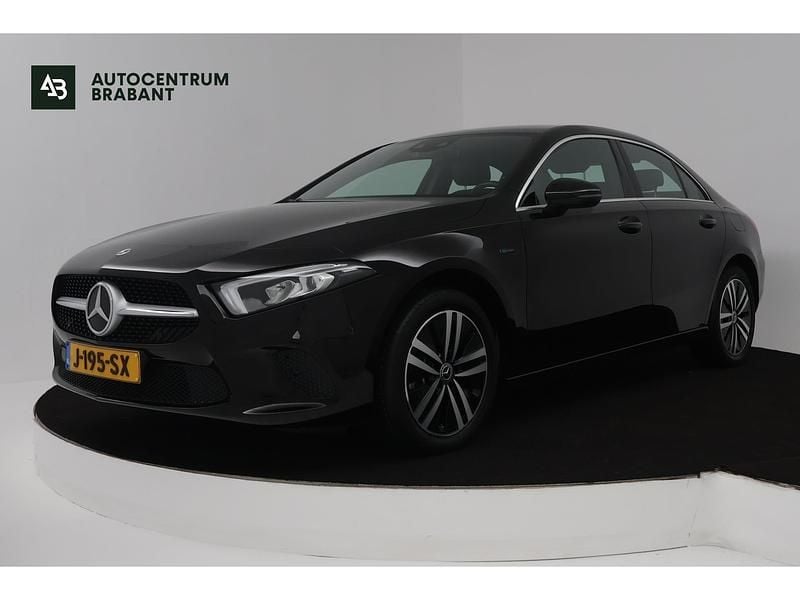 Zwart Gebruikt 2020 Mercedes A250 Business Sedan | € 24.945 (Super prijs) - Afbeelding 1/4