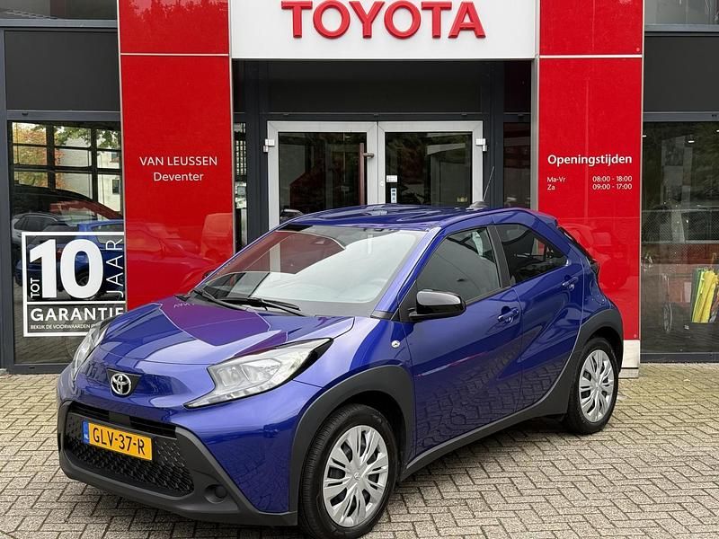 Blauw Gebruikt 2024 Toyota Aygo X X-play SUV | € 16.890 - Afbeelding 1/4