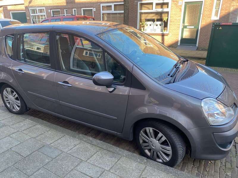 Grijs Gebruikt 2010 Renault Modus Exception MPV | € 7.250 (Duur) - Afbeelding 1/4