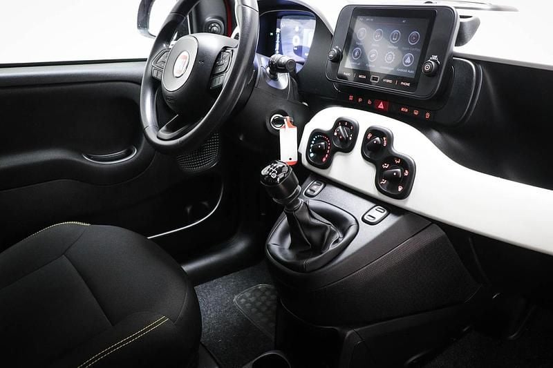 Occasion Fiat Panda Cross Cross 69 PK (50 kW) 2025 Rood Hatchback