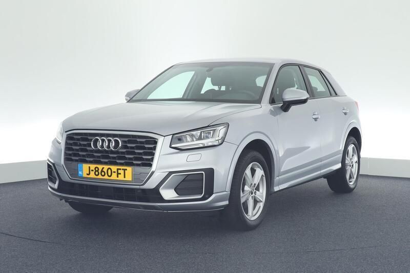 Grijs Gebruikt 2020 Audi Q2 SUV | € 23.438 (Eerlijke prijs) - Afbeelding 1/4