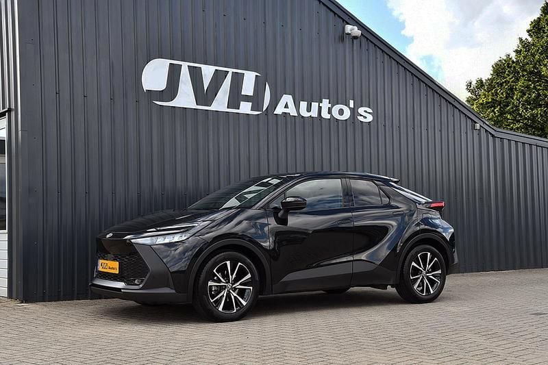 Zwart Gebruikt 2025 Toyota C-HR+ SUV | € 29.850 - Afbeelding 1/4
