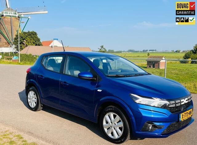 Blauw Gebruikt 2023 Dacia Sandero Expression Hatchback | € 16.950 (Eerlijke prijs) - Afbeelding 1/4