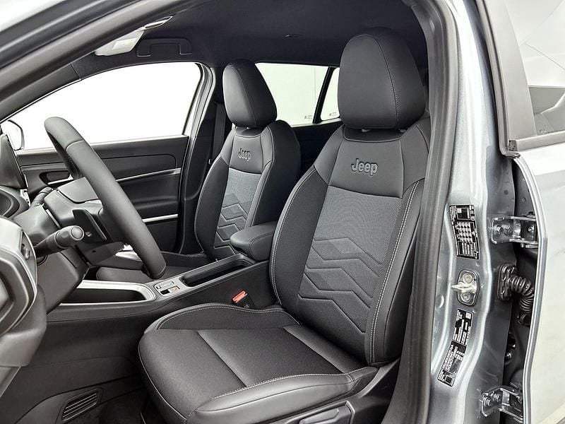 Grijs Nieuw 2026 Jeep Avenger Summit SUV | € 34.995 (Goede deal) - Afbeelding 1/3