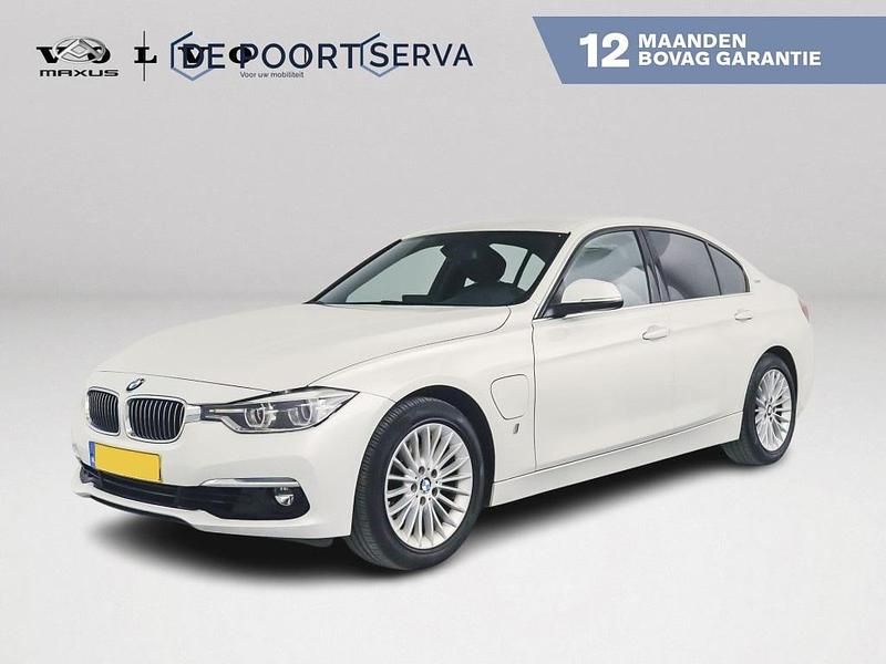Wit Gebruikt 2017 BMW 330 Executive Sedan | € 19.995 (Eerlijke prijs) - Afbeelding 1/4