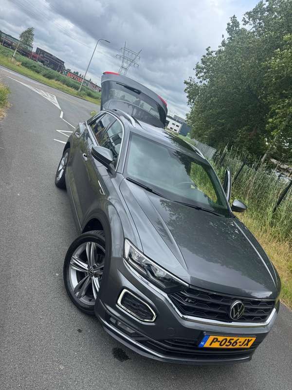 Grijs Gebruikt 2022 VW T-Roc Sport SUV | € 29.500 (Eerlijke prijs) - Afbeelding 1/4