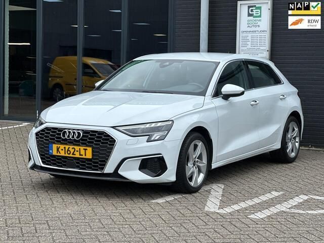 Wit Gebruikt 2021 Audi A3 Sportback Business Hatchback | € 21.995 (Eerlijke prijs) - Afbeelding 1/4