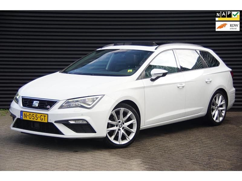 Wit Occasion 2018 Seat Leon Business Stationwagen | € 12.445 (Eerlijke prijs) - Afbeelding 1/4