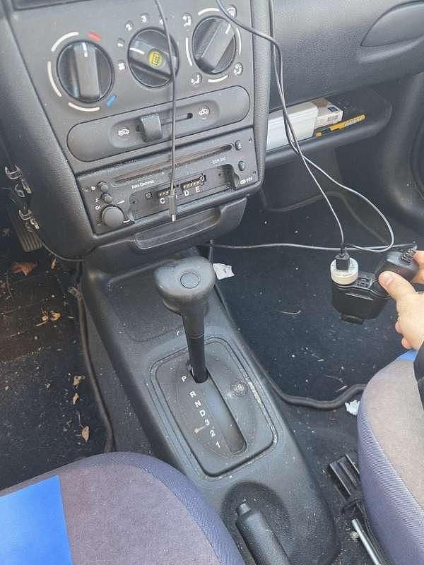 Occasion Opel Corsa 65 PK (47 kW) 1998 Rood Hatchback