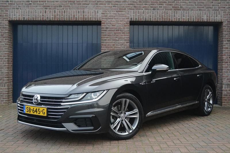 Grijs Gebruikt 2018 VW Arteon Business Hatchback | € 19.450 (Eerlijke prijs) - Afbeelding 1/4