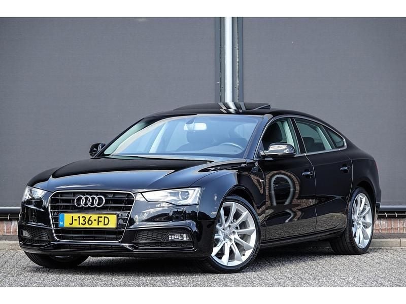 Zwart Gebruikt 2015 Audi A5 Sport Coupé | € 16.950 (Eerlijke prijs) - Afbeelding 1/4